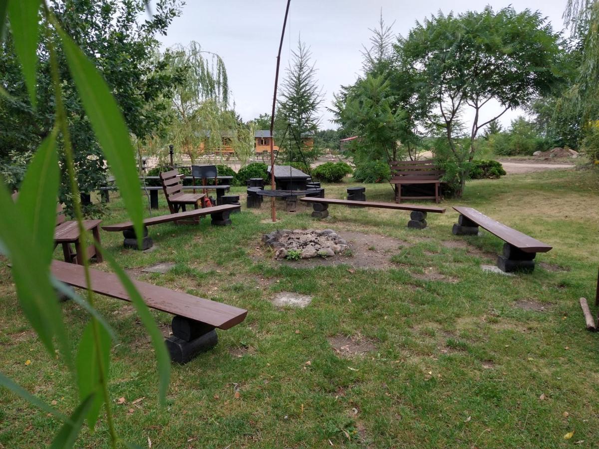 Dom Wczasowy Pieciu Pomostow I Domki Letniskowe Czaplinek Exteriör bild